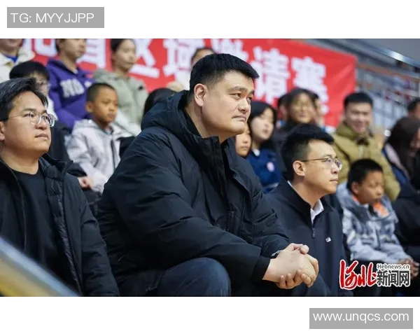 张高峰与姚明的传奇故事：从篮球场到人生舞台的辉煌历程